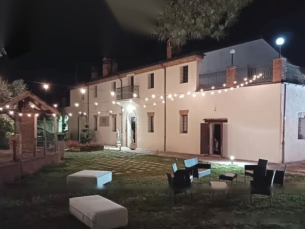 Villa Petrosa di sera — location Ravenna