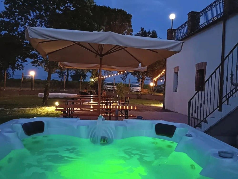 Piscina e idromassaggio Villa Petrosa